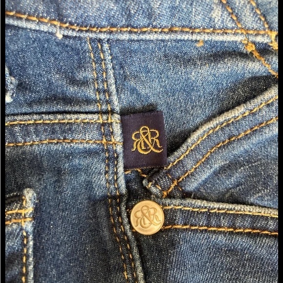 Rock & Republic Size 4 Jeans Excellent Condition - Picture 4 of 8
